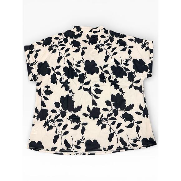 NWT Black Floral Short Sleeve V-Neck Blouse Large X9 - Picture 5 of 7